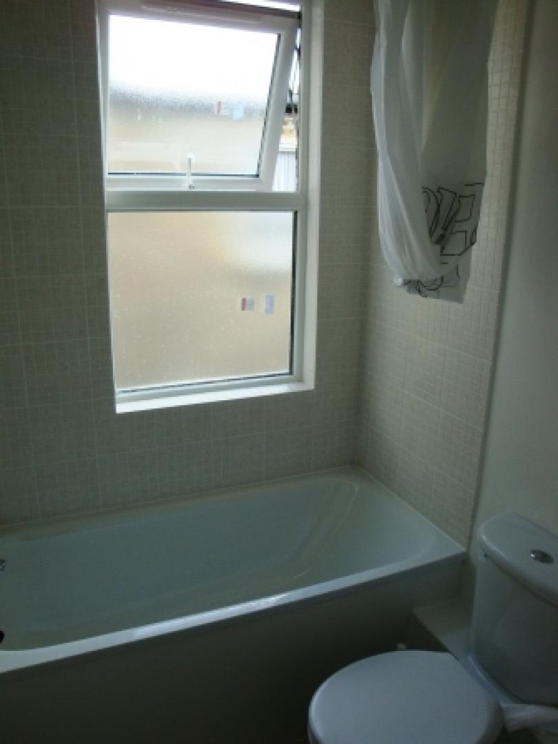 			GARDEN FLAT, 2 Bedroom, 1 bath, 1 reception Flat			 Purves Road, KENSAL GREEN